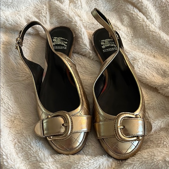 Burberry Gold Heels with Elegant Design - Picture 1 of 3